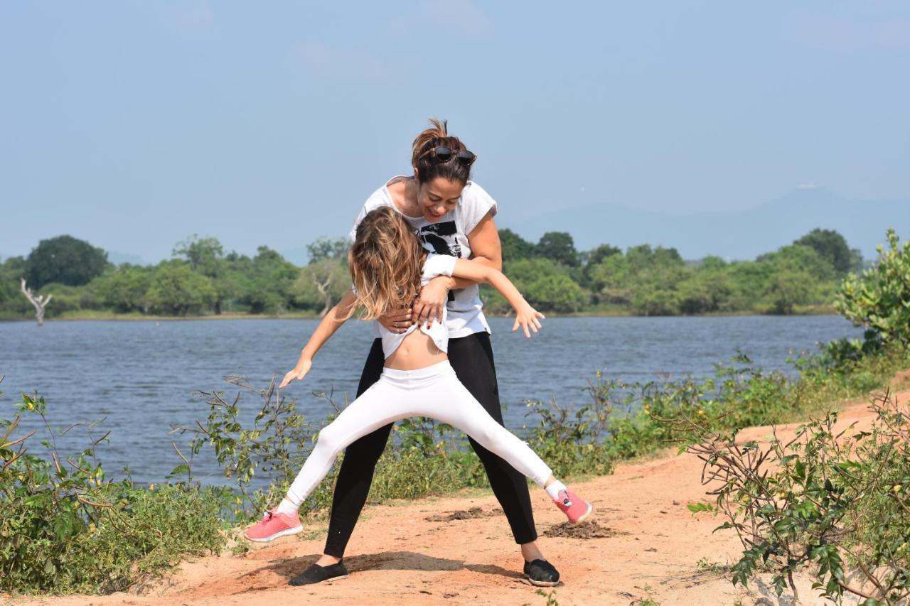 Elephant Lake Yala ティッサマハーラーマ エクステリア 写真
